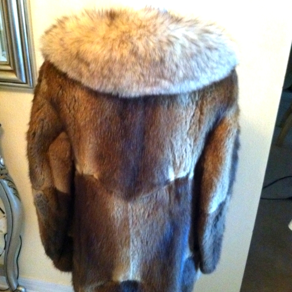 GENUINE AUTHENTIC OPOSSUM FUR COAT with GORGEOUS LARGE FOX FUR COLLAR SIZE SMALL - Picture 6 of 10